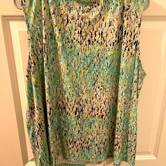 3X sleeveless top - Picture 3 of 3